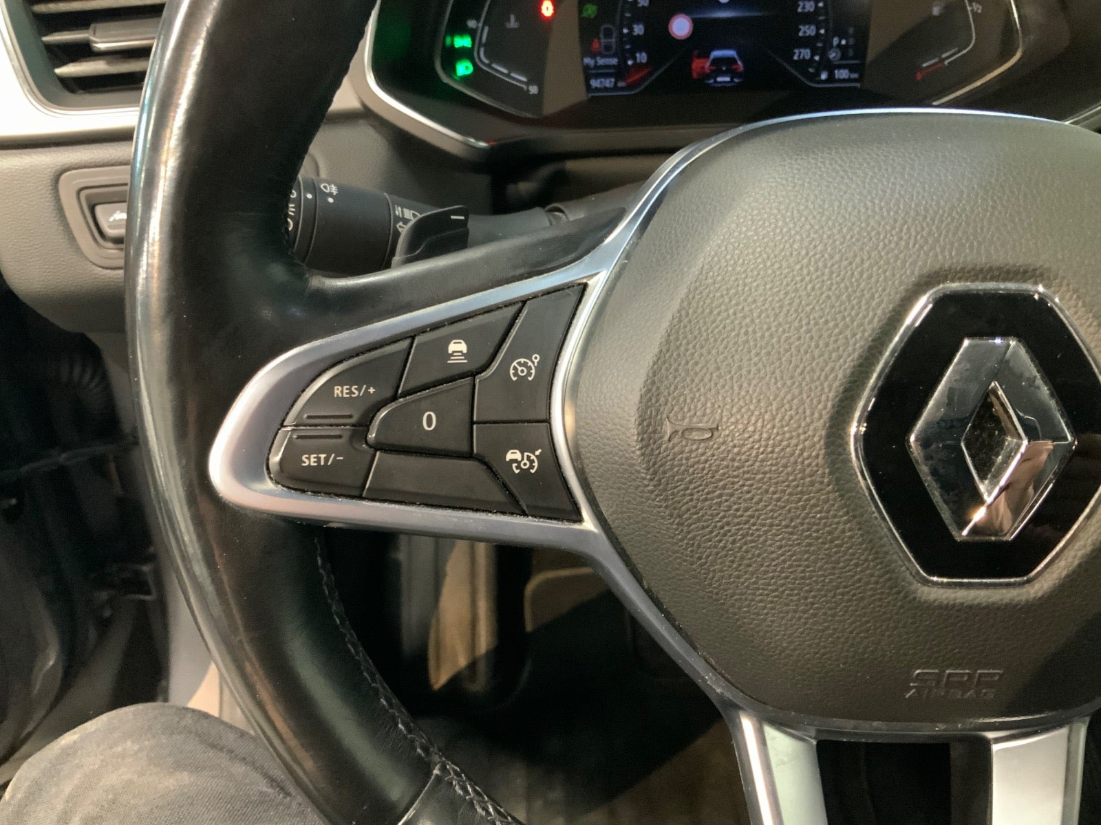 Grå Renault Captur fra 2019