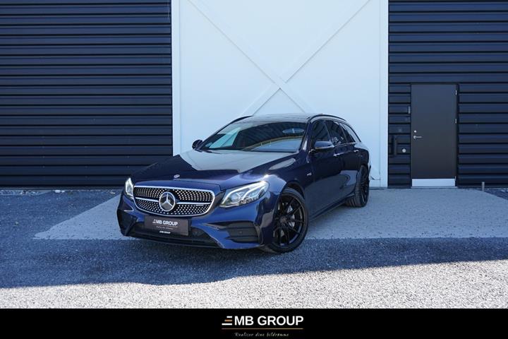 Blå Mercedes E43 fra 2017