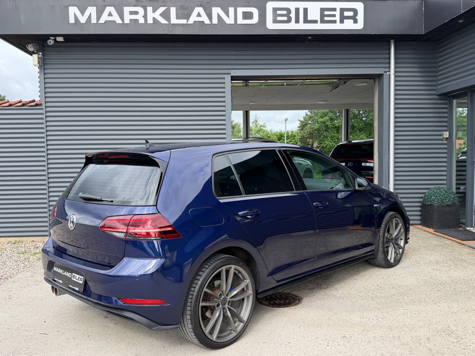 Blå VW Golf VII fra 2020