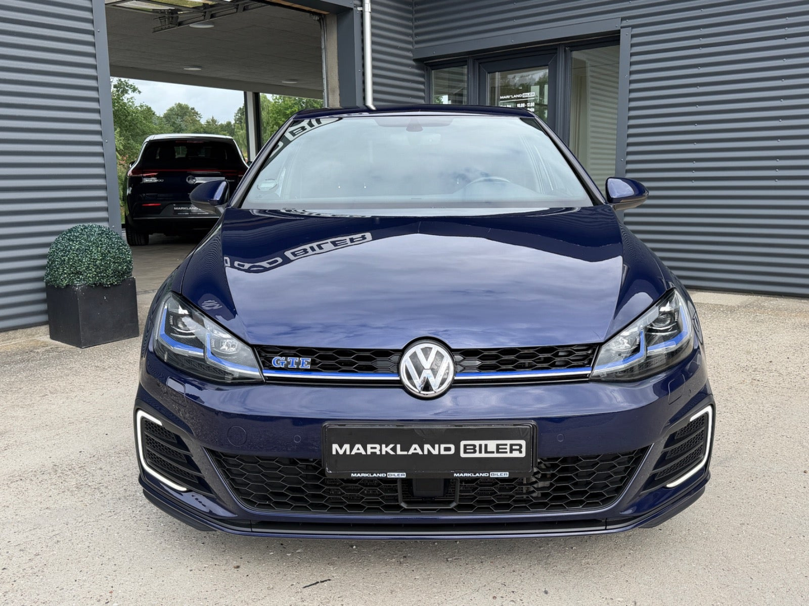 Blå VW Golf VII fra 2020