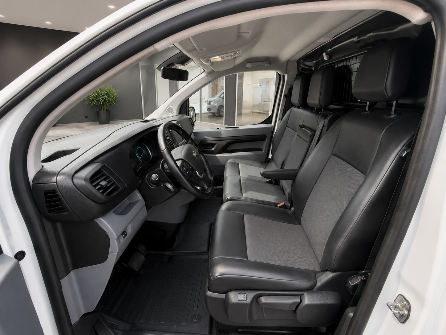 Hvid Citroën e-Jumpy fra 2021