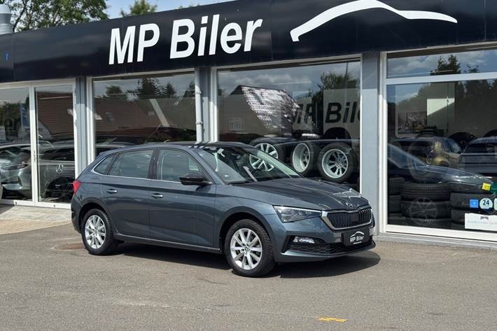 Grå Skoda Scala fra 2021