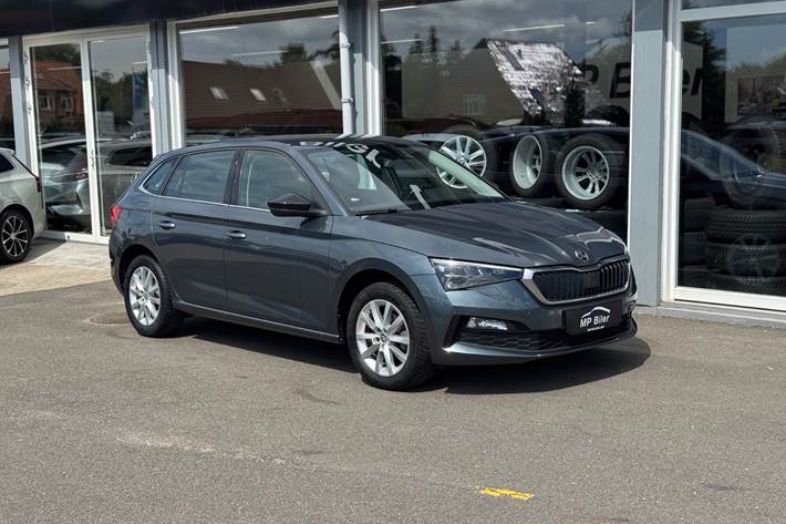 Grå Skoda Scala fra 2021