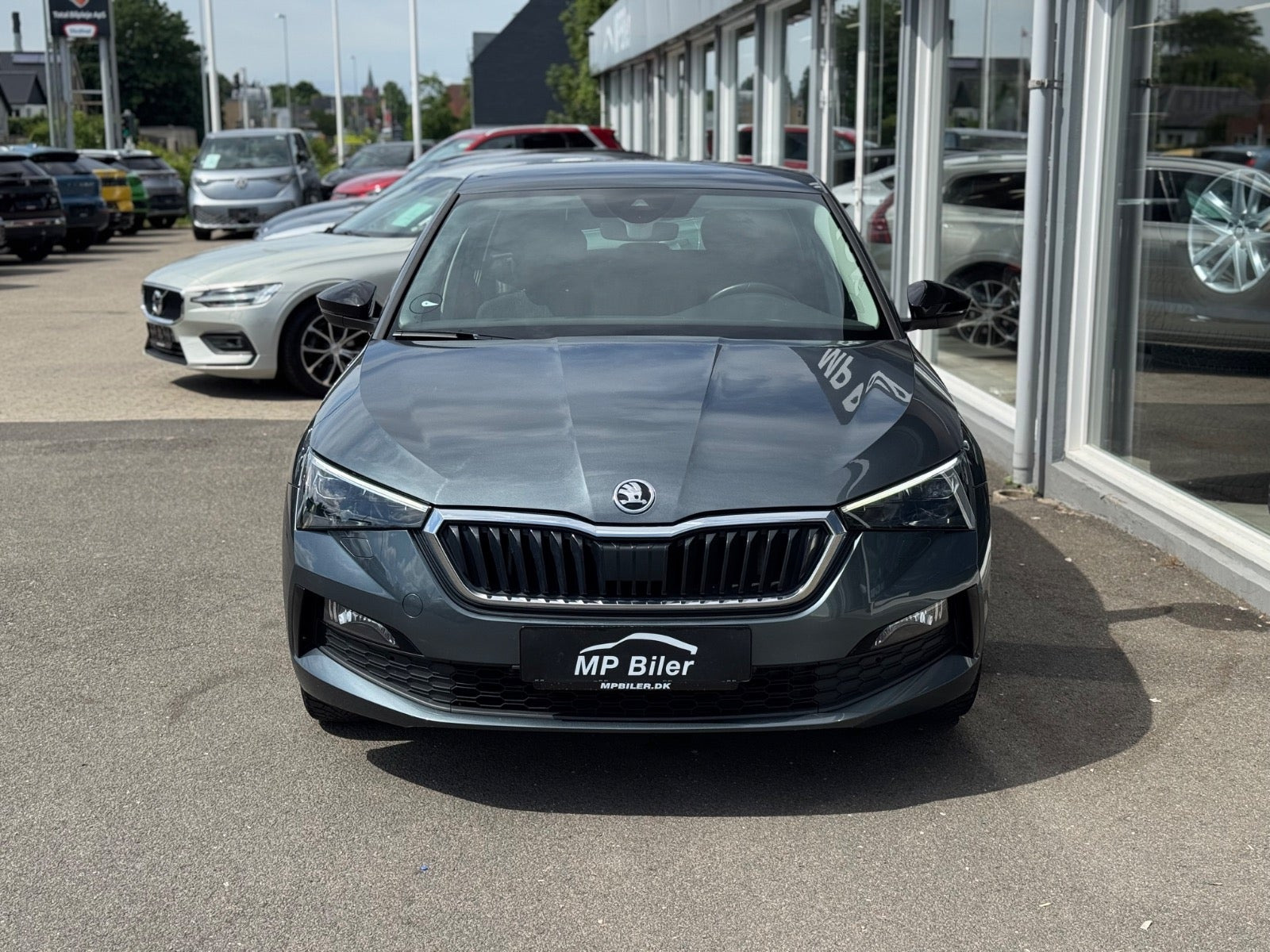 Grå Skoda Scala fra 2021