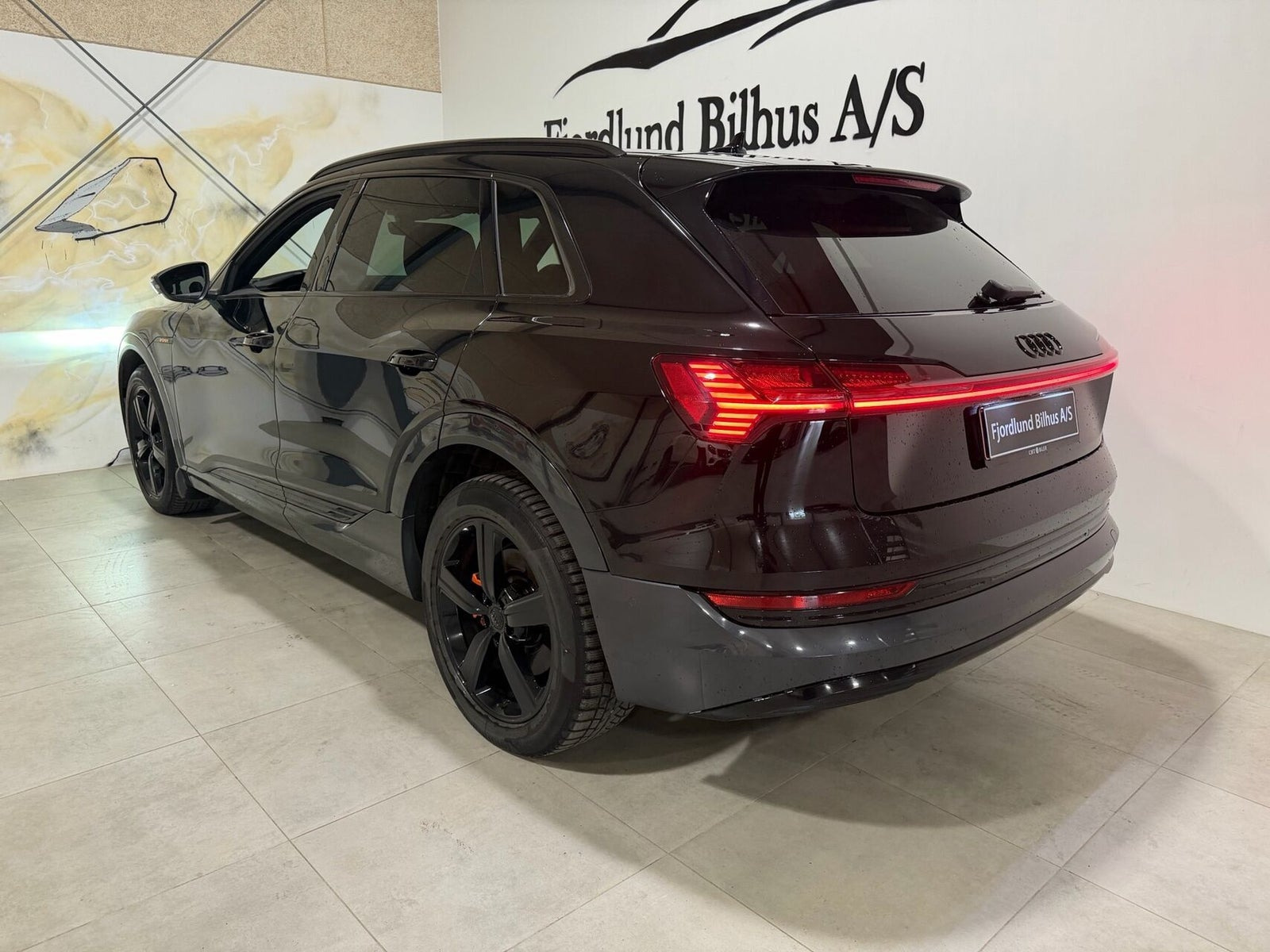 Sort Audi e-tron fra 2020