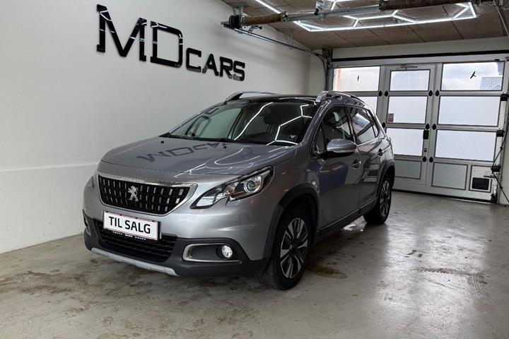 Grå Peugeot 2008 fra 2018 set udefra