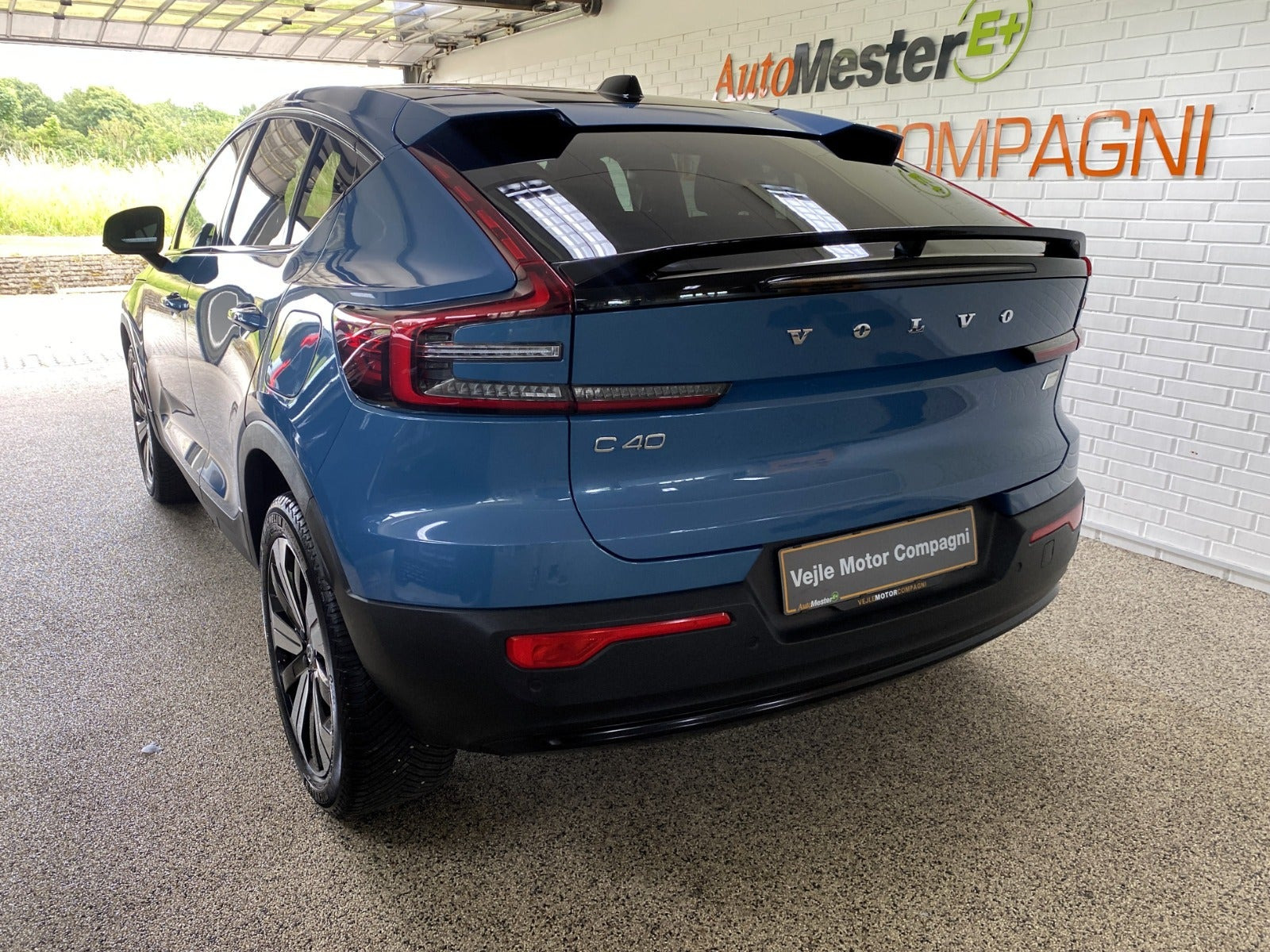 Blå Volvo C40 fra 2023