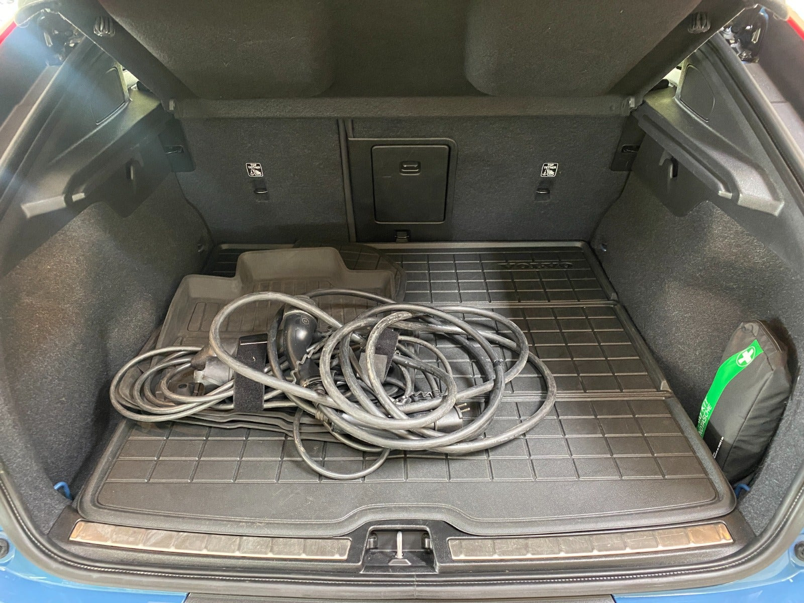 Blå Volvo C40 fra 2023