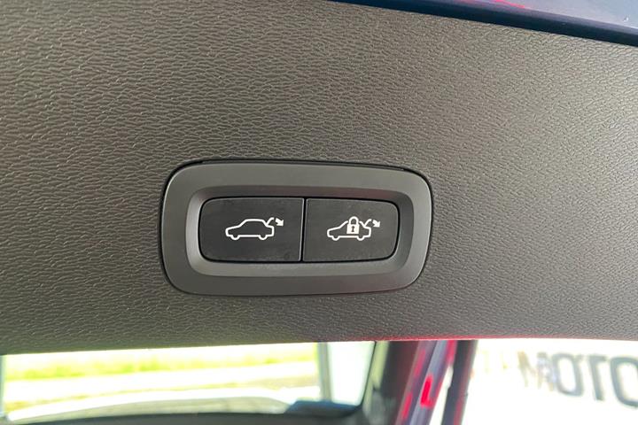 Blå Volvo C40 fra 2023