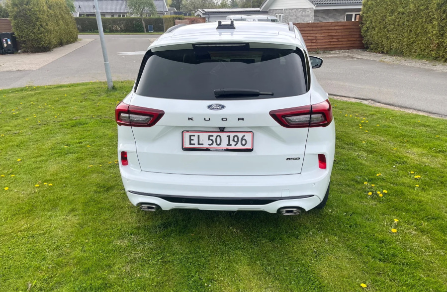 Hvid Ford Kuga fra 2024