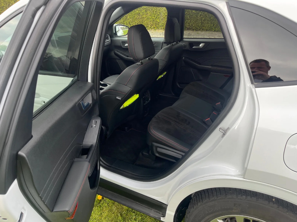Hvid Ford Kuga fra 2024