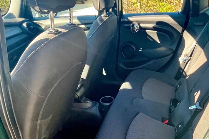 Grøn Mini Cooper fra 2019