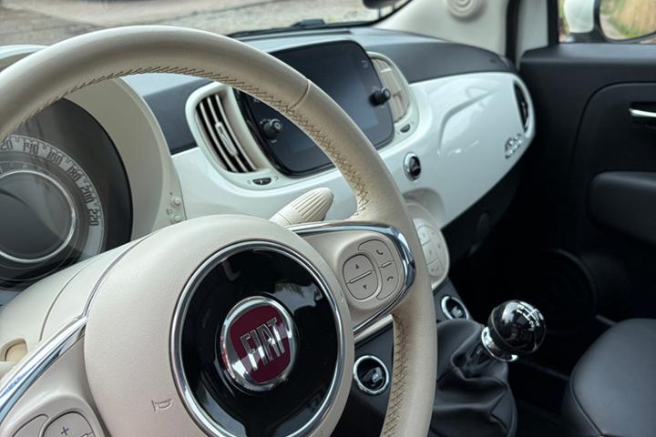 Hvid Fiat 500 fra 2019