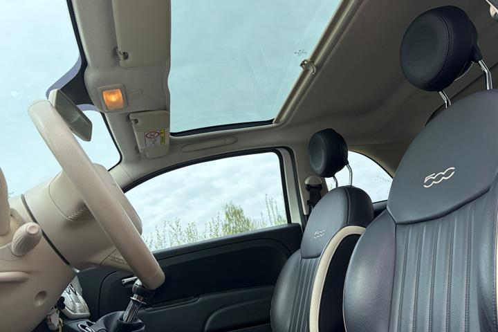 Hvid Fiat 500 fra 2019