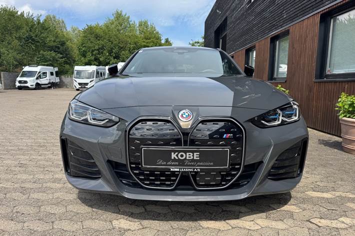 Grå BMW i4 fra 2022