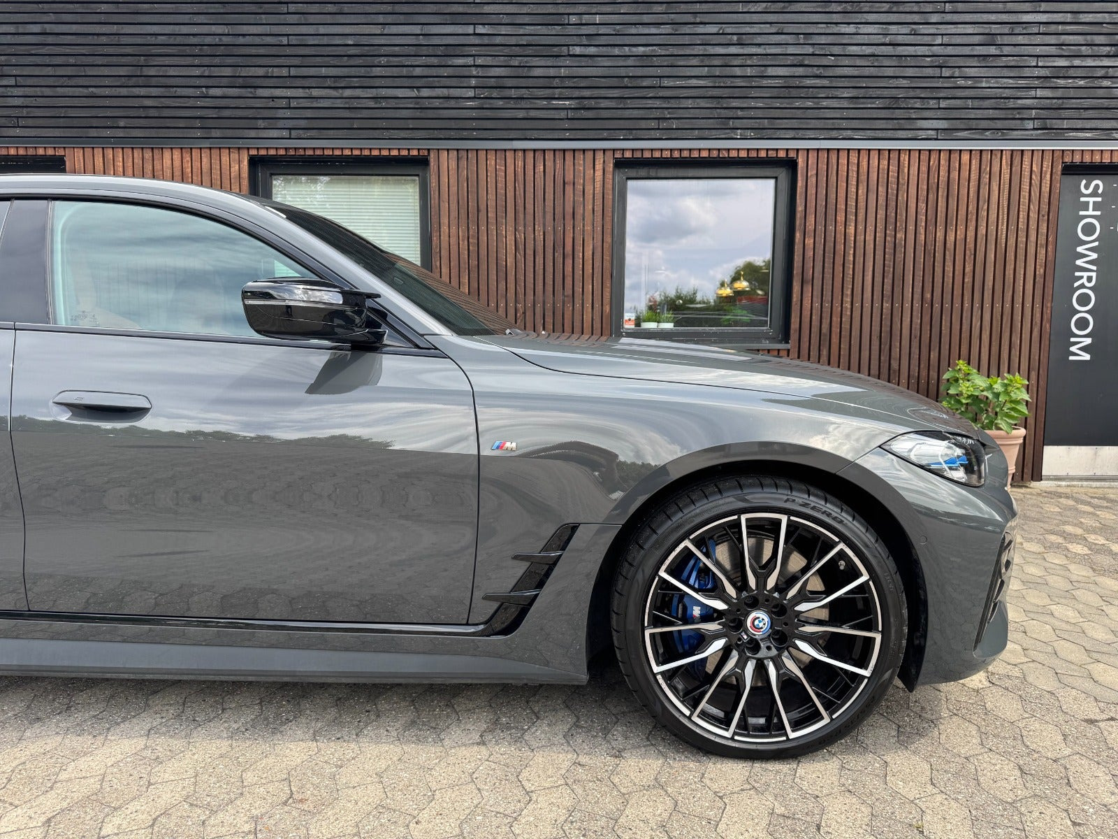 Grå BMW i4 fra 2022