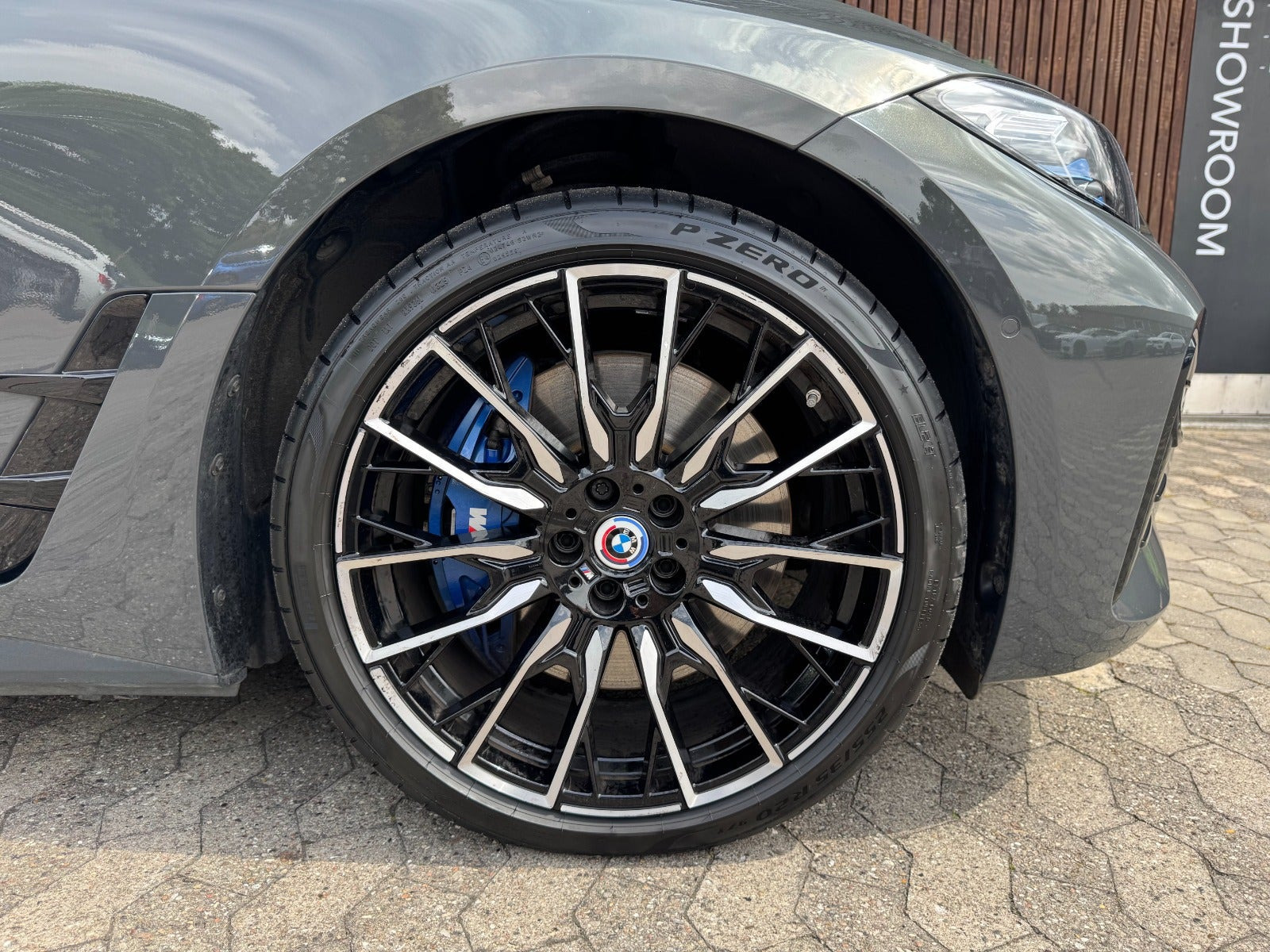 Grå BMW i4 fra 2022