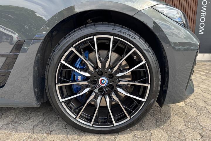 Grå BMW i4 fra 2022
