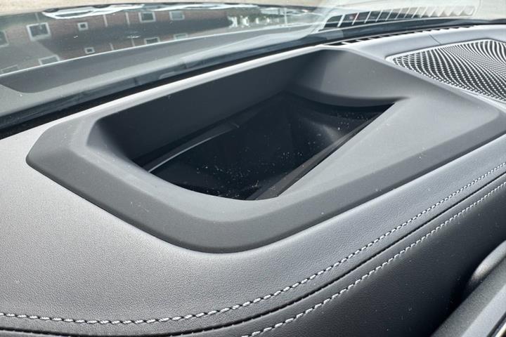 Grå BMW i4 fra 2022