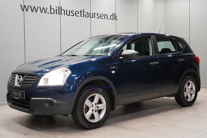 Blå Nissan Qashqai fra 2009