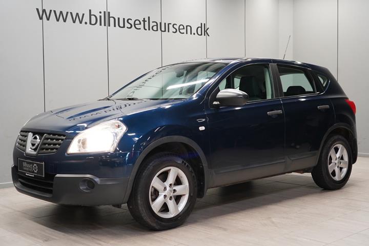 Blå Nissan Qashqai fra 2009 set udefra