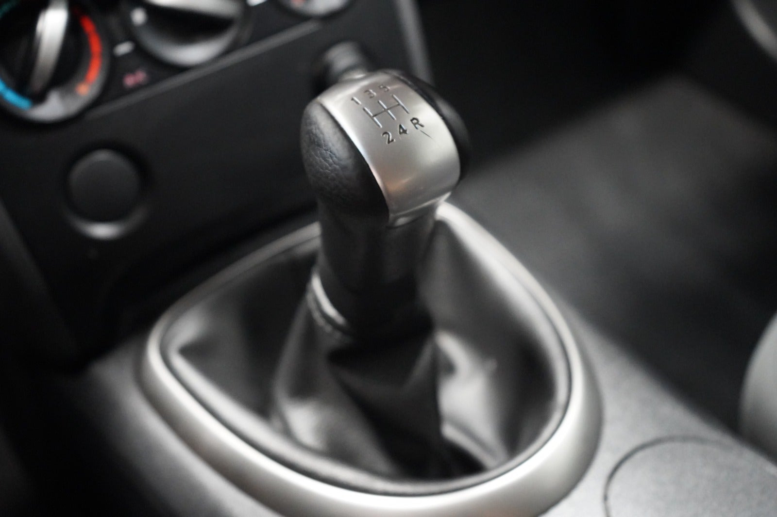 Blå Nissan Qashqai fra 2009
