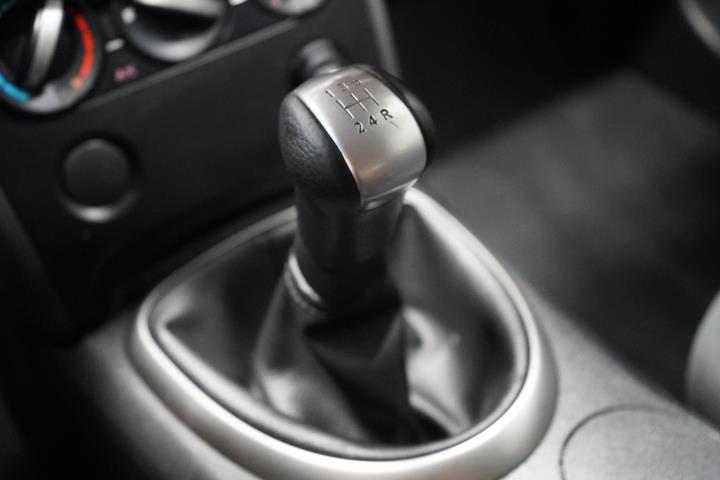 Blå Nissan Qashqai fra 2009