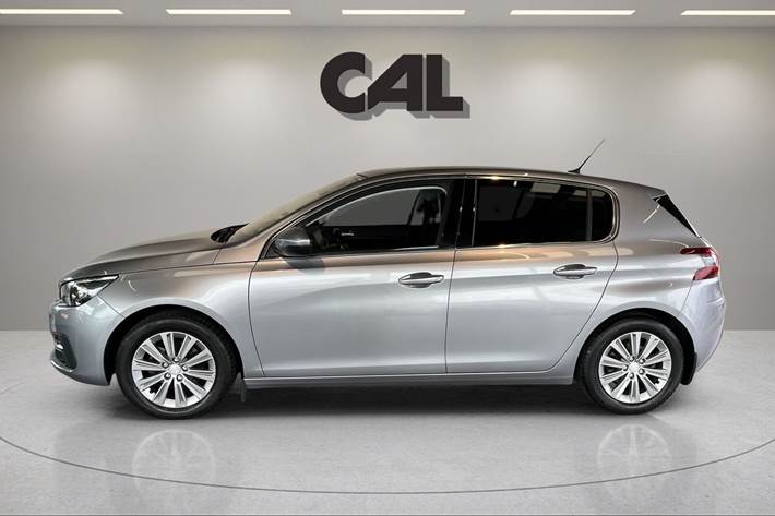 Sølv Peugeot 308 fra 2018