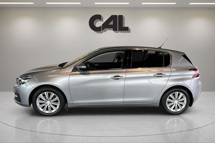 Sølv Peugeot 308 fra 2018