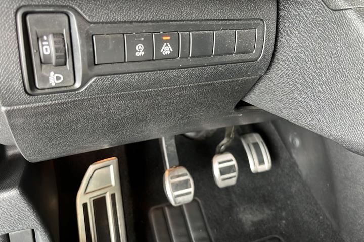 Sølv Peugeot 308 fra 2018