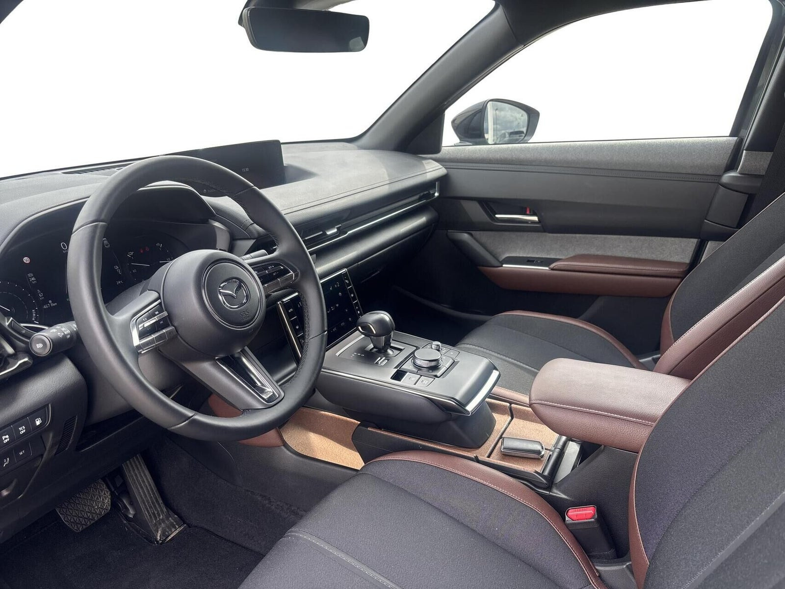 Grå Mazda MX-30 fra 2024
