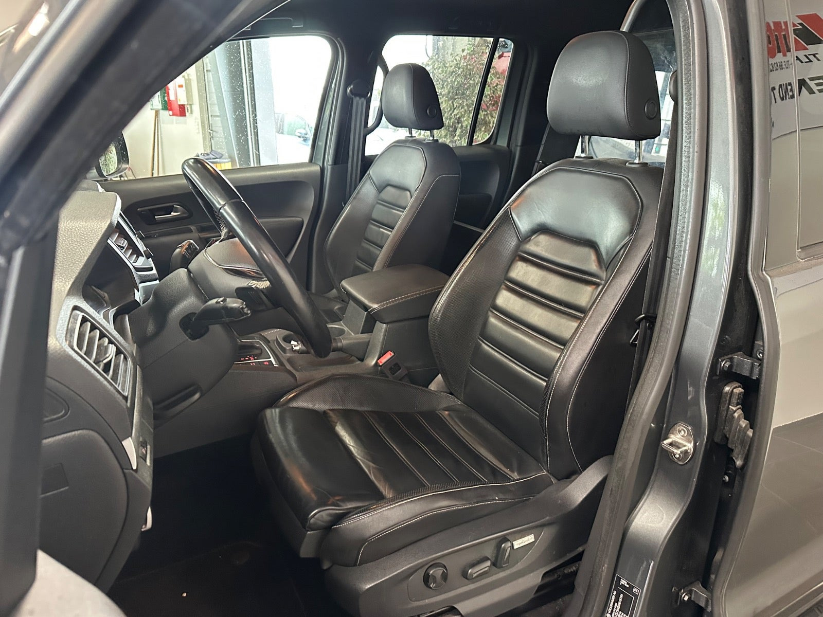 Grå VW Amarok fra 2019
