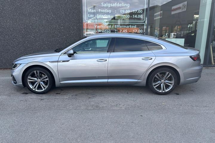 Sølv VW Arteon fra 2021