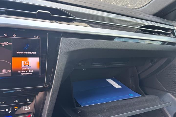 Sølv VW Arteon fra 2021