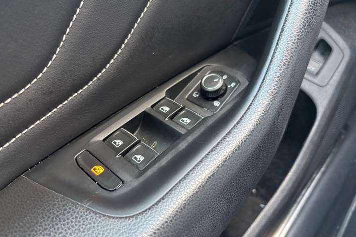 Sølv VW Arteon fra 2021
