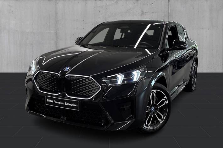 Sort BMW iX2 fra 2025 set udefra