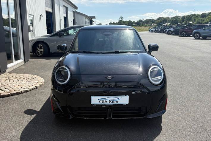 Sort Mini Cooper SE fra 2025