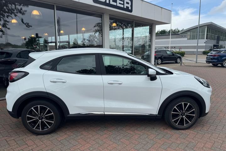Hvid Ford Puma fra 2021