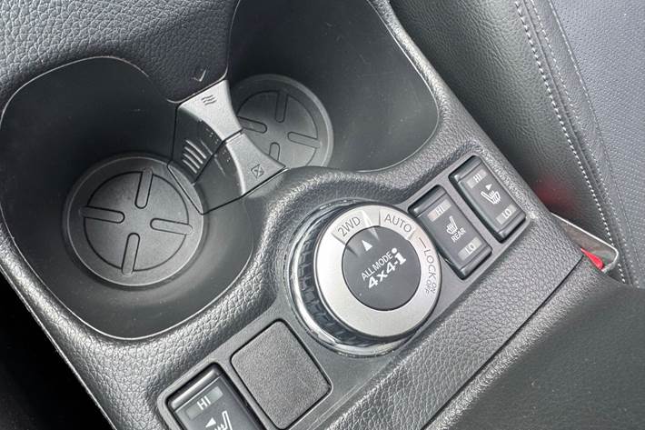 Sort Nissan X-Trail fra 2019