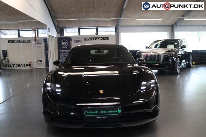 Sort Porsche Taycan fra 2022