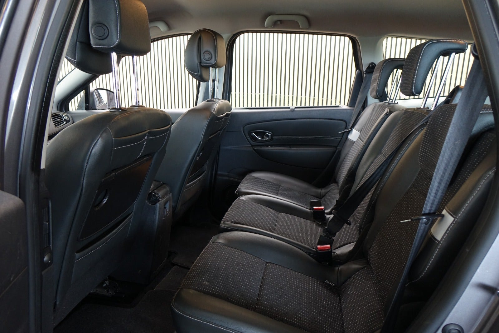 Grå Renault Grand Scenic III fra 2012
