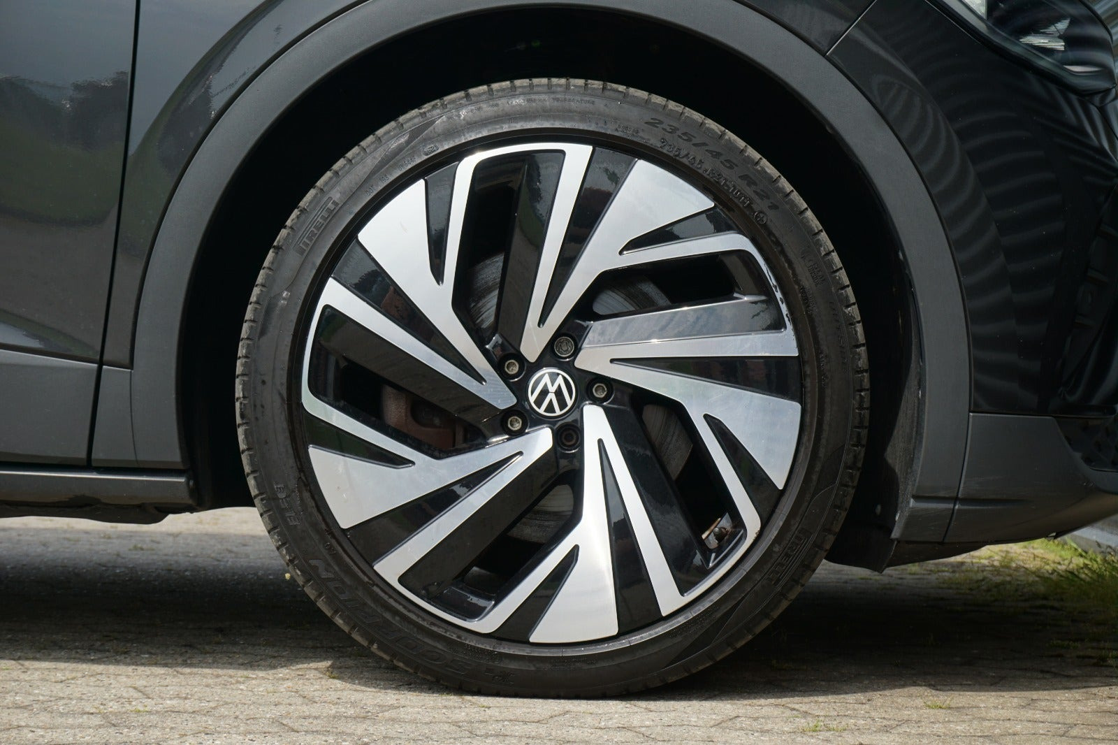 Grå VW ID.4 fra 2021