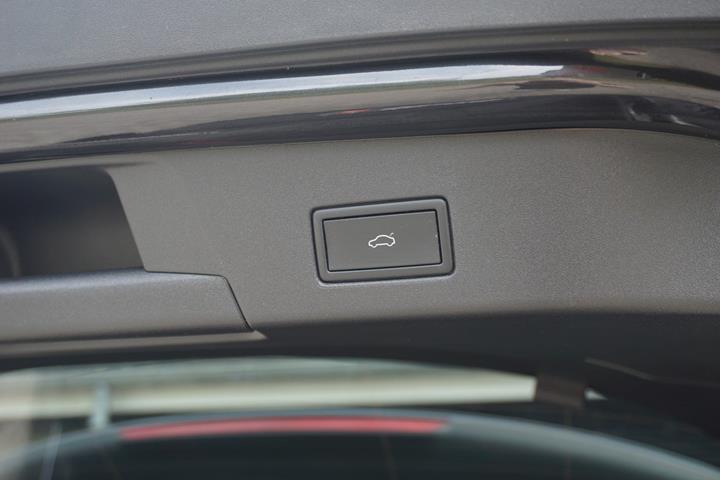 Grå VW ID.4 fra 2021