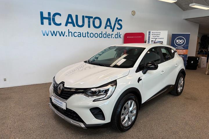 Hvid Renault Captur fra 2020 set udefra