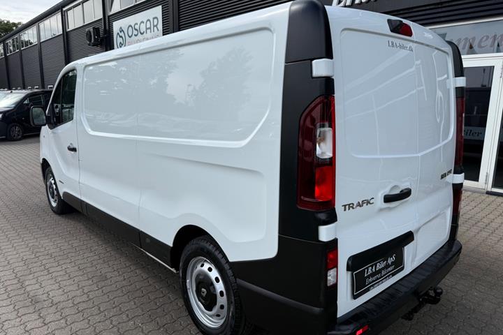 Hvid Renault Trafic T29 fra 2017