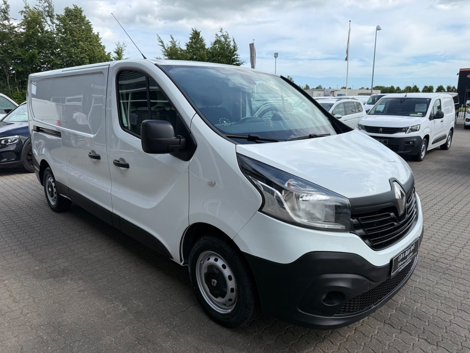Hvid Renault Trafic T29 fra 2017