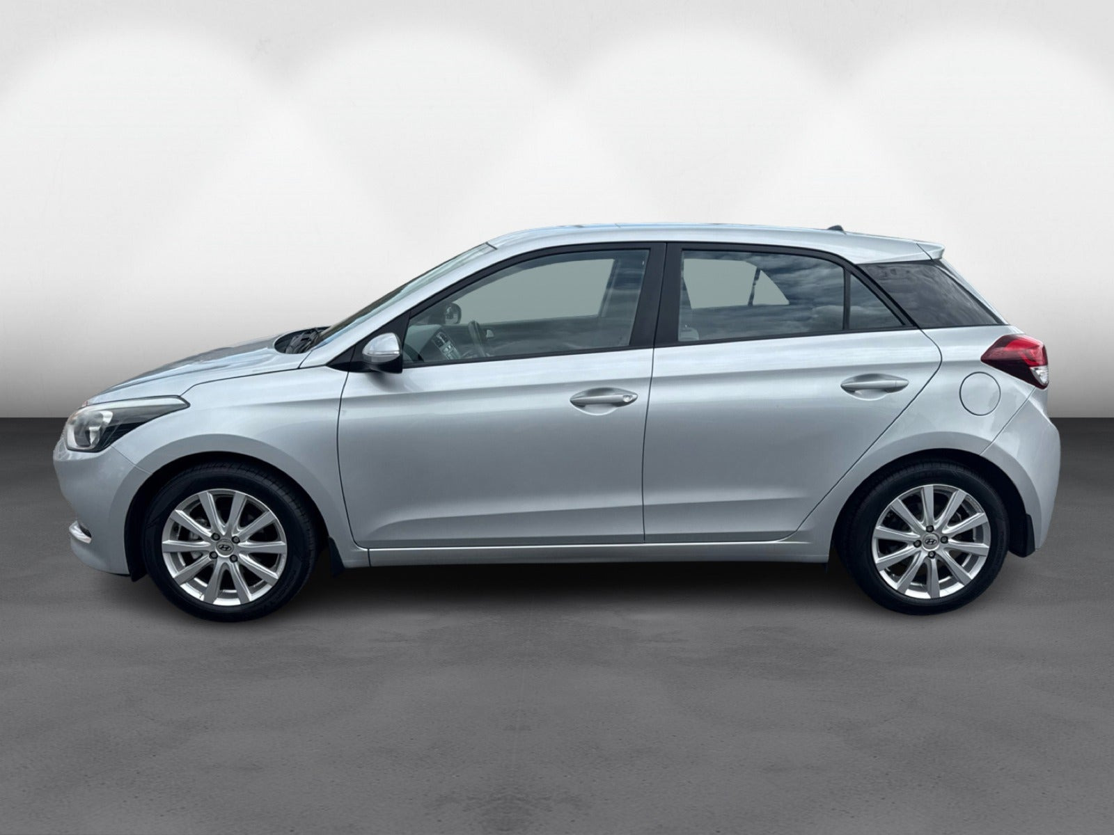 Sølv Hyundai i20 fra 2015