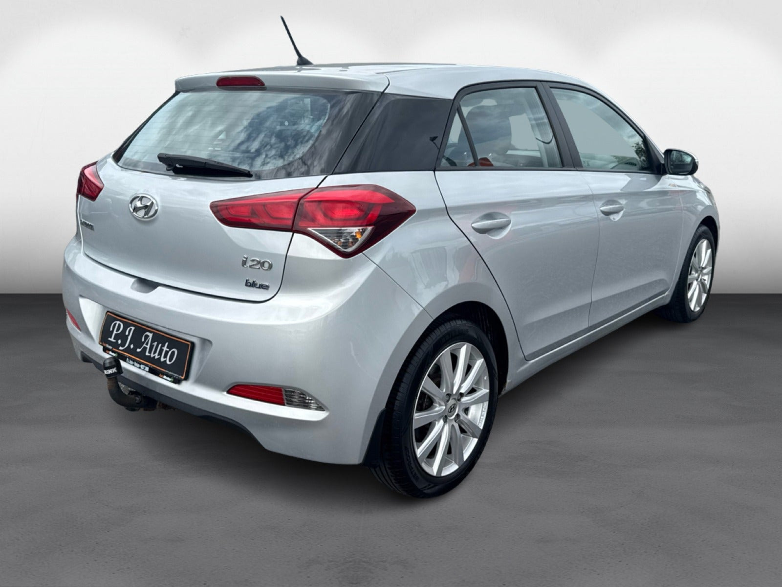 Sølv Hyundai i20 fra 2015