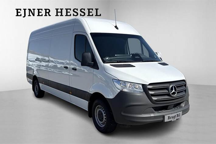 Hvid Mercedes Sprinter 317 fra 2025