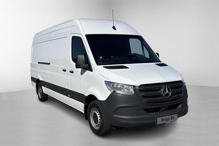 Hvid Mercedes Sprinter 317 fra 2025